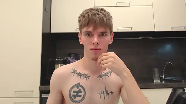 Snapshot of Fredd_Xanders chatting on August 7, 6:32 pm Fredd Xanders online show from August 7, 6:32 pm