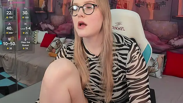 Snapshot of SallyPratt chatting on December 5, 12:58 pm SallyPratt online show from December 5, 12:58 pm