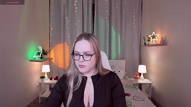 Snapshot of SallyPratt chatting on December 16, 9:58 am SallyPratt online show from December 16, 9:58 am