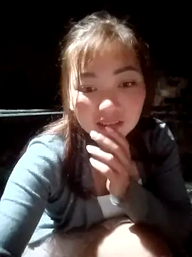 Snapshot of dona77 chatting on December 16, 9:42 pm dona77 online show from December 16, 9:42 pm