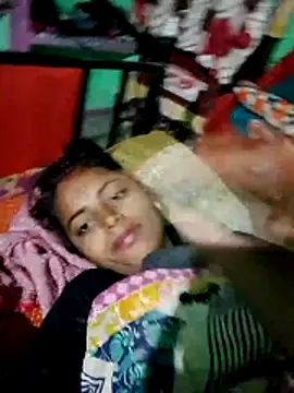 Snapshot of kami_sexe chatting on December 20, 12:29 am kami sexe online show from December 20, 12:29 am