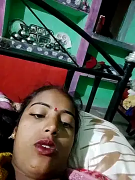 Snapshot of kami_sexe chatting on January 6, 11:51 pm kami sexe online show from January 6, 11:51 pm