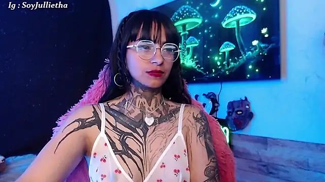 Julls420  online show from February 1, 11:31 am