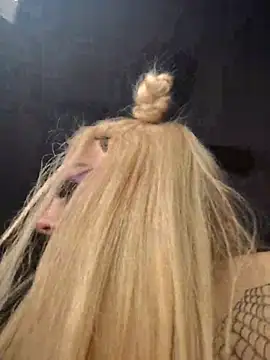 Snapshot of SpiderRose chatting on December 16, 6:07 am SpiderRose online show from December 16, 6:07 am