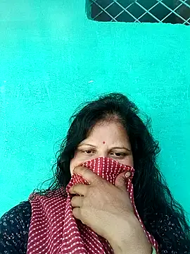 Snapshot of Miss_Varma chatting on December 17, 8:31 am Miss Varma online show from December 17, 8:31 am