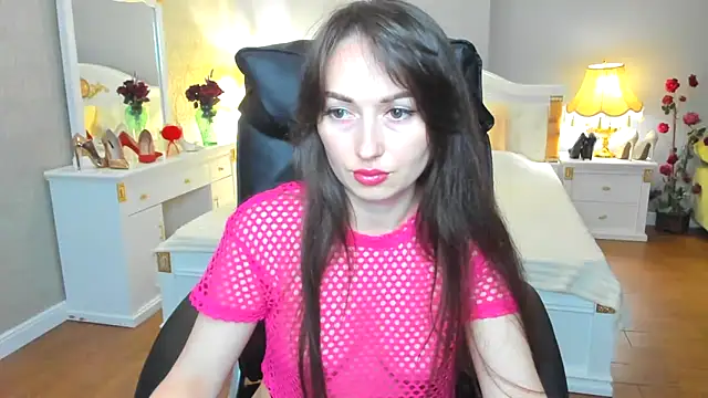 Snapshot of RosiAlina chatting on June 1, 6:26 am RosiAlina online show from June 1, 6:26 am
