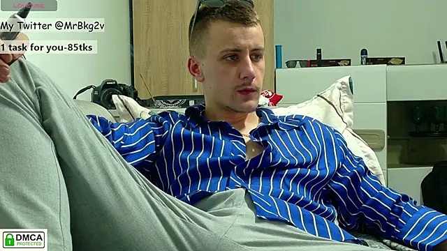 Snapshot of Brellisimo chatting on December 15, 9:19 pm Brellisimo online show from December 15, 9:19 pm