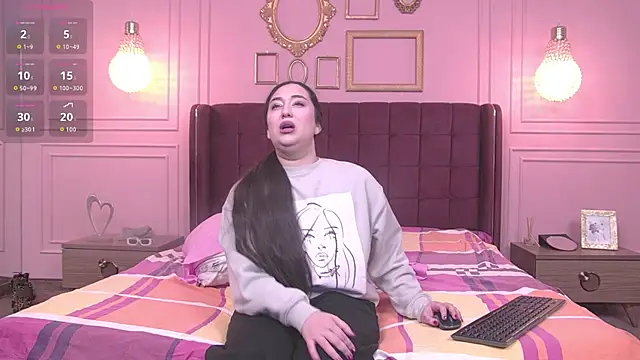 Snapshot of KendallVelvet chatting on February 5, 11:15 am KendallVelvet online show from February 5, 11:15 am