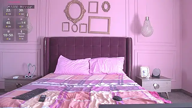 Snapshot of KendallVelvet chatting on March 13, 12:23 pm KendallVelvet online show from March 13, 12:23 pm