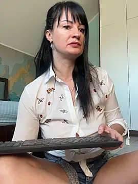 CherryCherry03 online show from March 10, 9:14 am