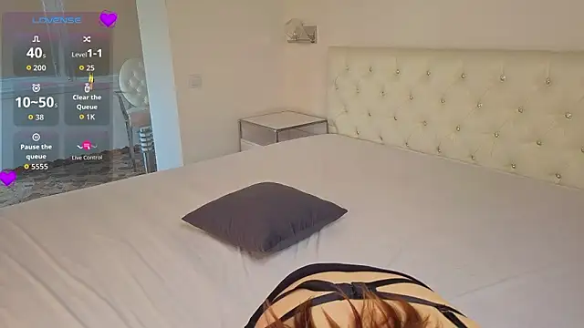 EvaaAnderson online show from March 15, 5:13 am