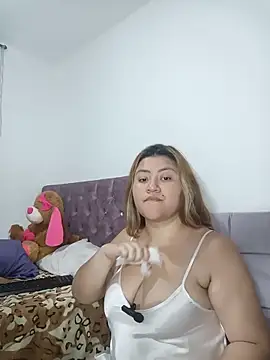 Snapshot of Sofia__Saenz chatting on April 1, 4:46 am Sofia Saenz online show from April 1, 4:46 am