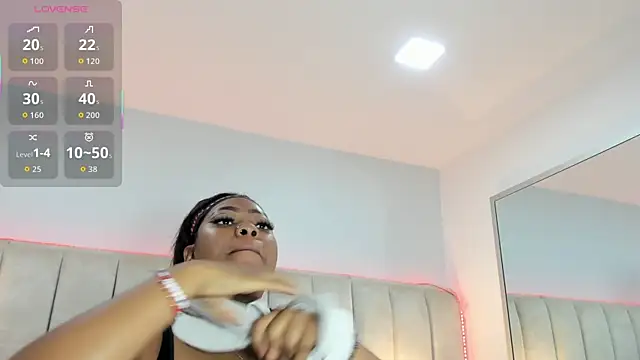 Snapshot of TriexiMars chatting on July 26, 12:56 pm TriexiMars online show from July 26, 12:56 pm