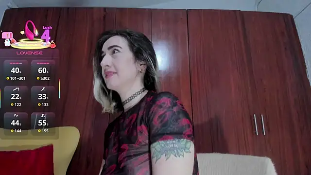 carly grasso online show from December 3, 7:01 pm