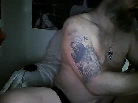 Snapshot of Spunfun555 chatting on February 6, 10:24 pm Spunfun555 online show from February 6, 10:24 pm