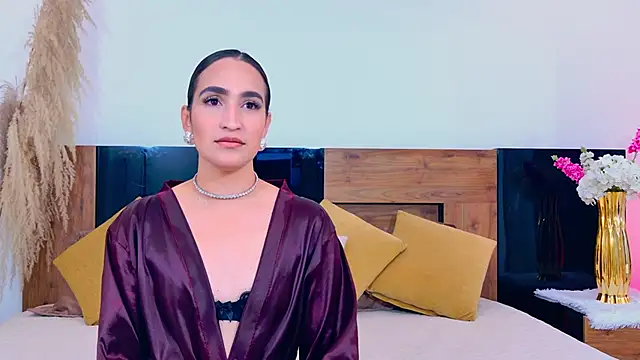LucyHanks online show from May 2, 1:38 pm