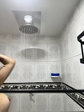 Estefania Velez online show from March 10, 6:02 pm