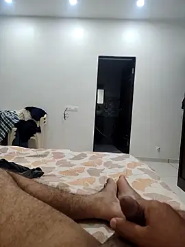 Snapshot of johny044 chatting on March 8, 10:24 pm johny044 online show from March 8, 10:24 pm