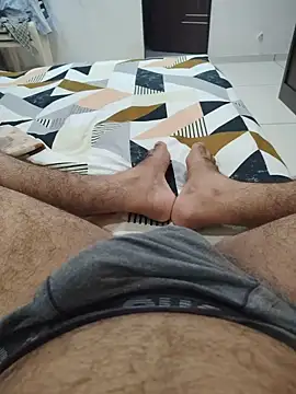 Snapshot of johny044 chatting on May 22, 8:14 pm johny044 online show from May 22, 8:14 pm