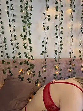 Snapshot of meli_sun chatting on December 15, 10:19 am meli sun online show from December 15, 10:19 am