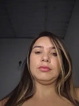 Snapshot of Charlott_smi chatting on May 18, 4:46 pm Charlott smi online show from May 18, 4:46 pm