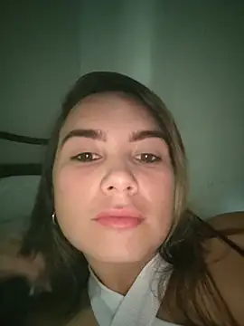 Snapshot of Charlott_smi chatting on July 10, 5:04 pm Charlott smi online show from July 10, 5:04 pm