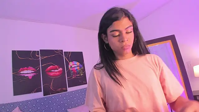 Snapshot of aleexxia chatting on December 15, 7:29 pm aleexxia online show from December 15, 7:29 pm