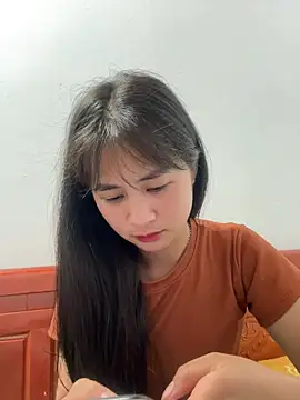 Him MountainGirl online show from April 27, 1:20 pm