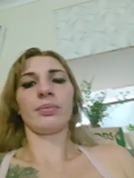 Snapshot of bodybabe chatting on February 9, 12:14 am bodybabe online show from February 9, 12:14 am