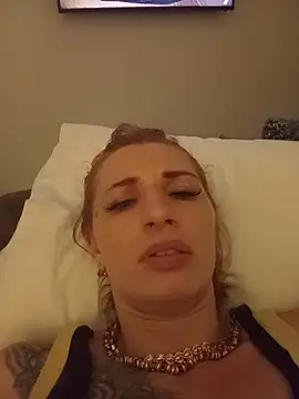 Snapshot of bodybabe chatting on April 23, 3:58 pm bodybabe online show from April 23, 3:58 pm