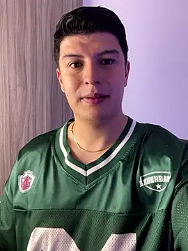 Goldenknight33 online show from January 7, 3:25 pm