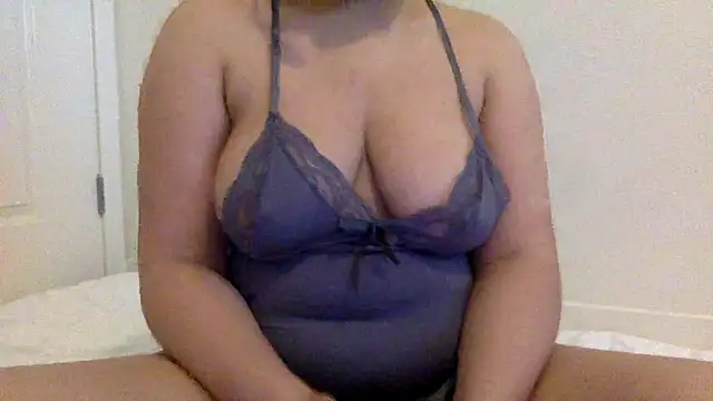 Snapshot of LebanesePrincess chatting on December 16, 7:41 pm LebanesePrincess online show from December 16, 7:41 pm