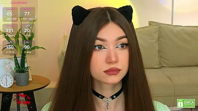 oliviaah  online show from April 12, 3:17 pm