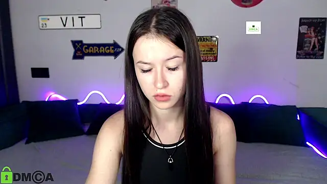 Snapshot of Bellaa_Dream1 chatting on July 19, 8:23 pm Bellaa Dream1 online show from July 19, 8:23 pm