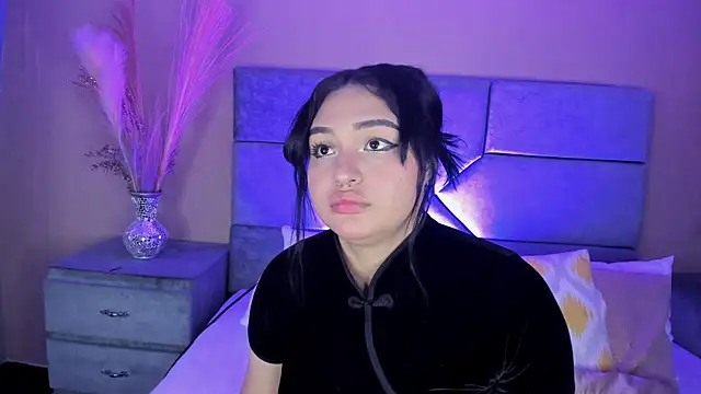 NaomySakura online show from April 25, 8:28 pm