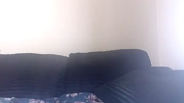 Snapshot of roseroyceee chatting on August 3, 12:43 pm roseroyceee online show from August 3, 12:43 pm
