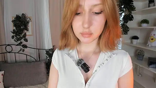 Snapshot of TariLechliter chatting on June 17, 3:02 pm TariLechliter online show from June 17, 3:02 pm