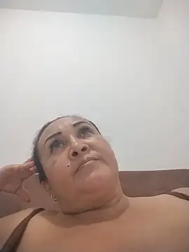 Snapshot of Nini_Love_ chatting on June 15, 5:53 am Nini Love online show from June 15, 5:53 am