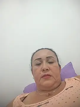Snapshot of Nini_Love_ chatting on June 17, 4:48 am Nini Love online show from June 17, 4:48 am