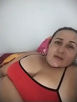 Snapshot of Nini_Love_ chatting on June 23, 3:15 am Nini Love online show from June 23, 3:15 am