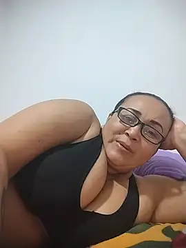 Snapshot of Nini_Love_ chatting on June 25, 3:39 am Nini Love online show from June 25, 3:39 am