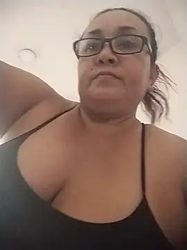 Snapshot of Nini_Love_ chatting on July 9, 9:52 pm Nini Love online show from July 9, 9:52 pm