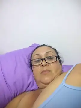Snapshot of Nini_Love_ chatting on July 19, 3:32 am Nini Love online show from July 19, 3:32 am