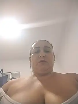 Snapshot of Nini_Love_ chatting on July 24, 2:20 am Nini Love online show from July 24, 2:20 am