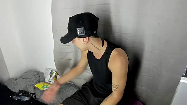 Snapshot of angel_boy_sex chatting on December 15, 4:55 pm angel boy sex online show from December 15, 4:55 pm