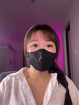 Snapshot of Miumeo20 chatting on March 15, 4:13 pm Miumeo20 online show from March 15, 4:13 pm