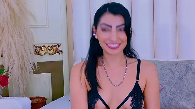 NinnaPiers online show from April 25, 1:41 pm
