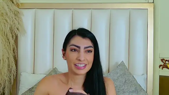 NinnaPiers online show from July 20, 11:34 am