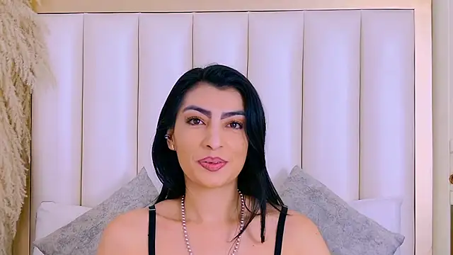 NinnaPiers online show from July 28, 11:39 am
