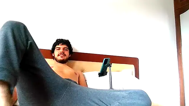 Hot Contrasts online show from April 30, 8:26 pm